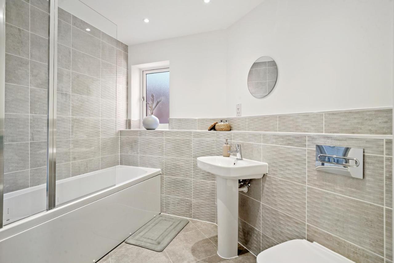 Luxury Apartment At Holt House Milton Keynes Exterior photo