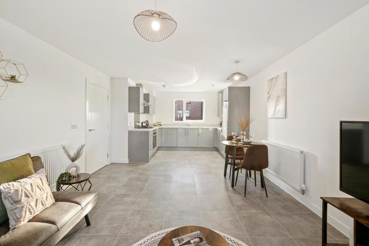 Luxury Apartment At Holt House Milton Keynes Exterior photo